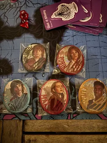 스트레인저 씽스 홀로그램 캔뱃지 세트 판매