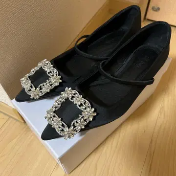 미라 오웬 비쥬 장식 스틸레토 플랫슈즈