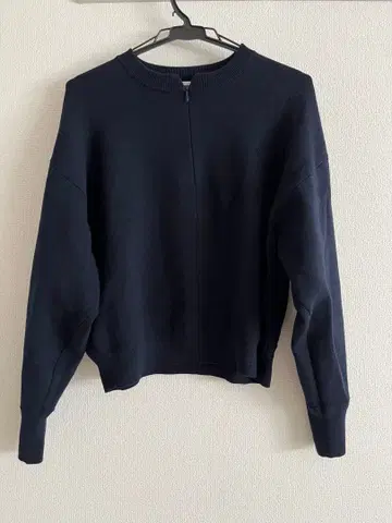 지퍼 맨투맨 니트