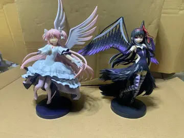 얼티밋 마도카 & 악마 호무라 피규어 세트