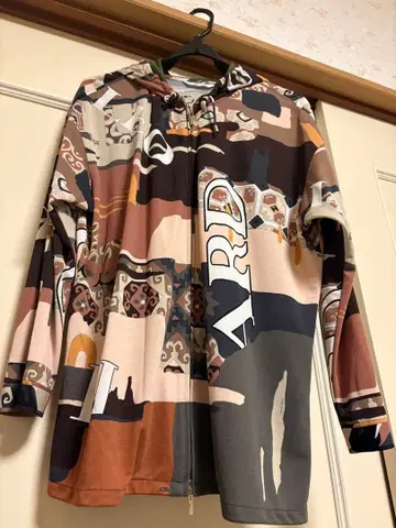 LEONARD 다색 패턴 후드 부착 후드티