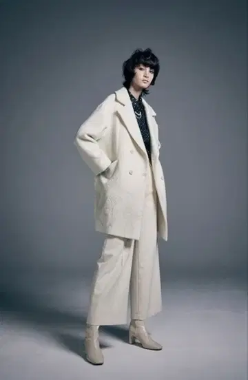 택 포함 LILY BROWN 자수 코쿤 코트