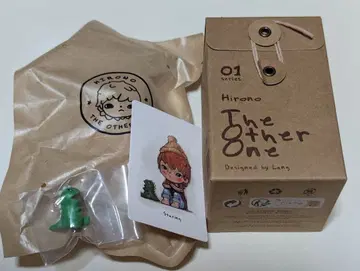 POPMART HIRONO The Other One staring