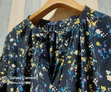 새상품급 MACPHEE 맥피 투모로우랜드 꽃무늬 네이비 원피스