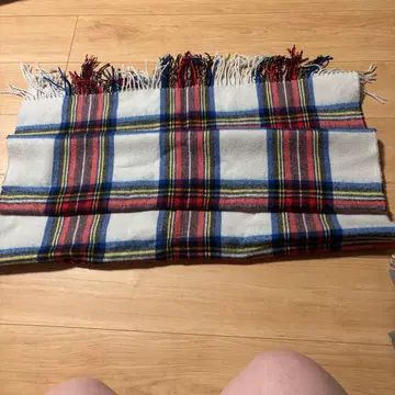 체크 무늬 머플러 화이트 레드