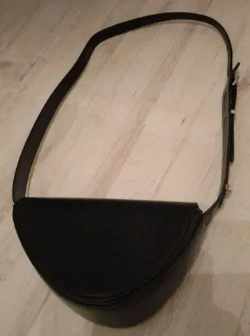 ZARA 자라 블랙 반달 숄더백