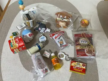 캡슐 토이 미니어처 피규어 세트