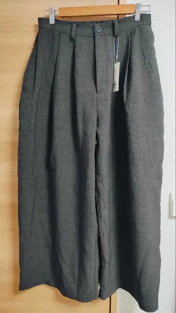 그레이 M 사이즈 슬랙스