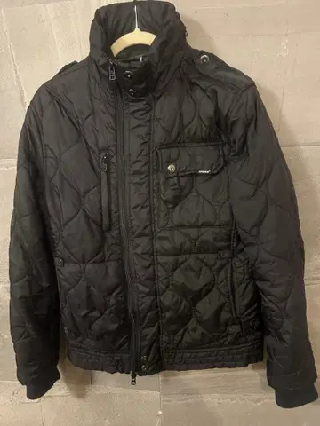 새상품급 아비렉스 퀼팅 자켓 블랙