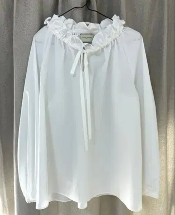 유나이티드 애로우즈 오간자 프릴 리본 블라우스