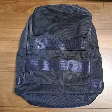 ace. 네이비 백팩