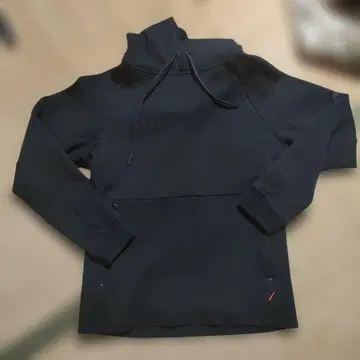 MAMMUT 블랙 후드티