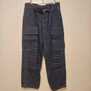 다크 블루 카고 팬츠 사이드 포켓 포함