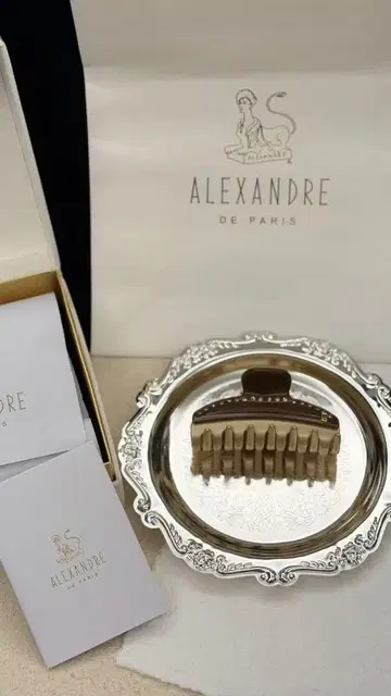 ALEXANDRE DE PARIS 브라운 헤어 클립