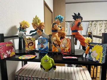 드래곤볼 피규어와 마그넷 세트