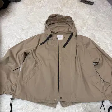 And Couture 베이지 마운틴 후드티 블루종