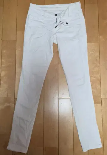 MOUSSY 화이트 스키니 데님