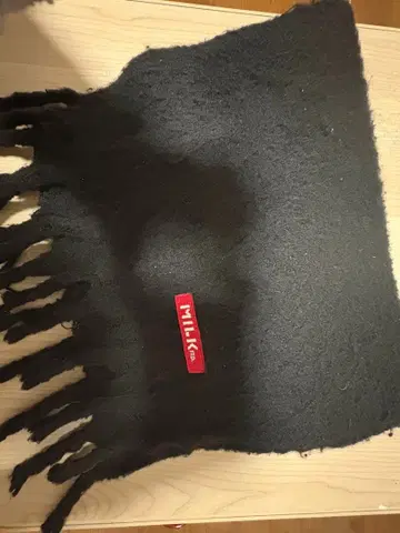 MILK 블랙 프린지 머플러