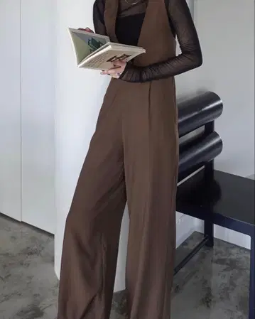 [ few ] 브라운 V넥 살로펫