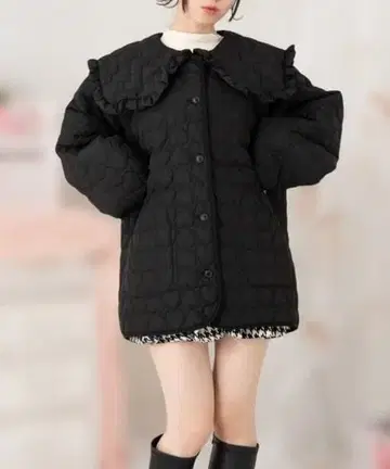 프릴 장식 블랙 퀼팅 자켓