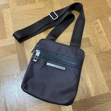 TOMMY HILFIGER 브라운 숄더백
