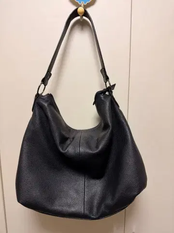 비타펠리체 가죽 블랙 숄더백