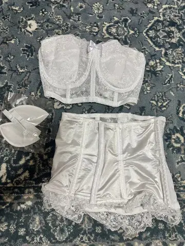 화이트 코르셋 사이즈 82 F75