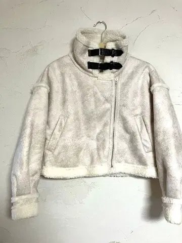 GORGE 무스탕 숏 기장 플라이트 자켓 아이보리