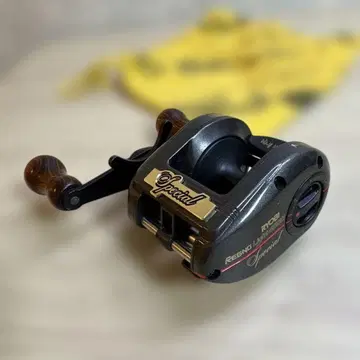 A20 새상품급 RYOBI 레그노 라이트 4000 Special 베이트릴