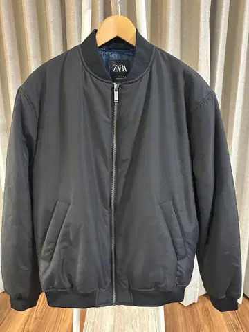 ZARA MA-1 블랙 점퍼