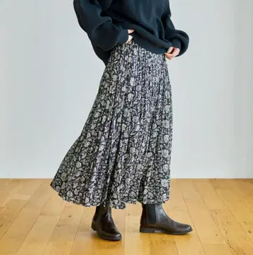 Soi-e / 소와 / 꽃무늬 코튼 스커트