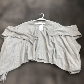 탄탄 택 포함 새상품 Mao made 그레이 변형 니트 올해 봄 구매