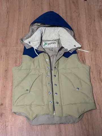 슈가케인 후드 부착 다운 베스트 베이지 네이비