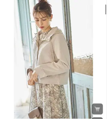 후드 플라워 레이스 부착 마운틴 파카