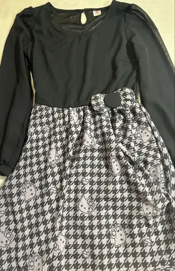 헬로키티 패턴 긴팔 원피스 1점