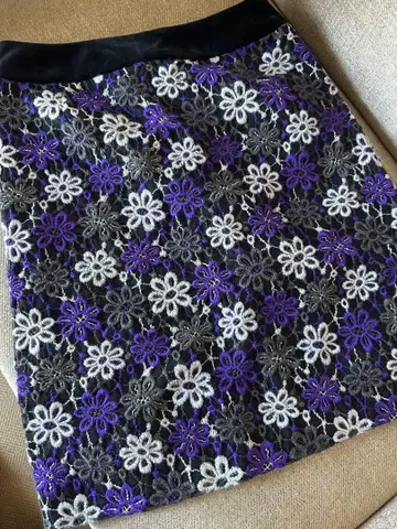 밀라 쇤 레이스 스커트