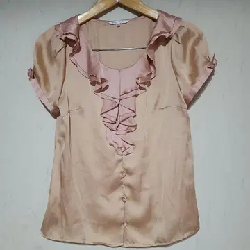 prideglide 프릴 달린 베이지 반팔 블라우스