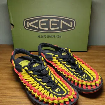 228-30 KEEN UNEEK 샌들 24.5cm