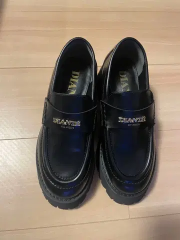 DIANNE 블랙 통굽 로퍼