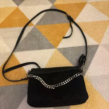 RIPANI 블랙 퀼팅 숄더백