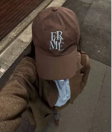 Reurie 한국 로고 자수 브라운 캡