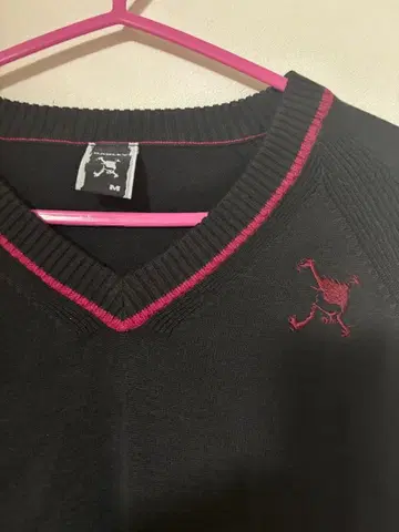 오클리 블랙 V넥 M 사이즈