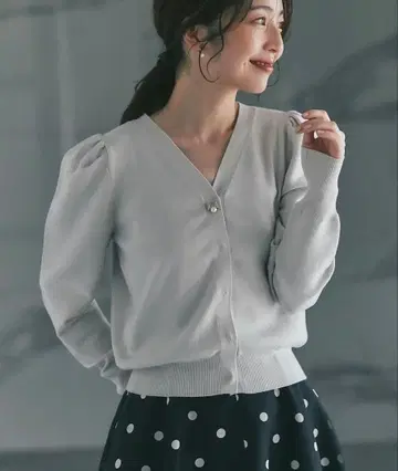[ 새상품급 ] 비쥬 단추 가디건 그레이 라 부티크 봉봉