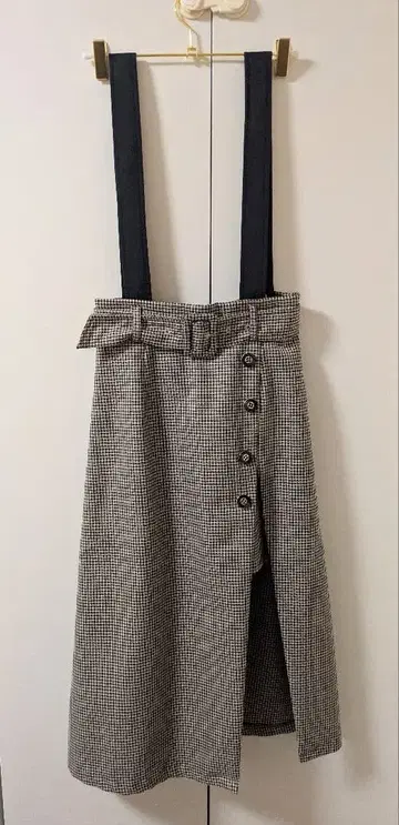 체크 무늬 서스펜더 스커트