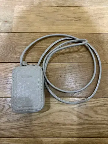 objcts.io 오브제크츠아이오 마이크로백 화이트 베이지