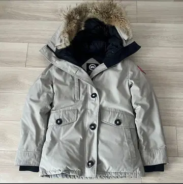 Canada Goose 다운 자켓 샬롯