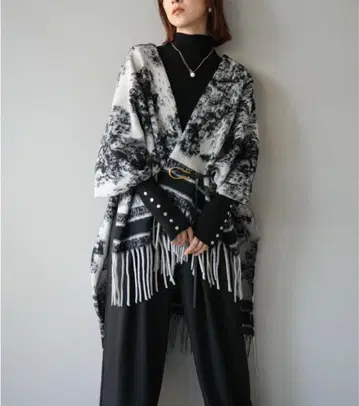 추상 패턴 스톨 판초 뤼미에 lumier 같은 형태