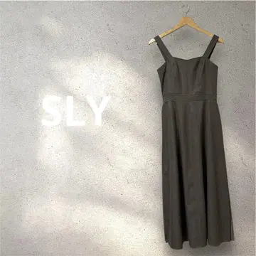 [ SLY ] 미 실루엣 사이드 플리츠 절개 오버롤 스커트 레이어드