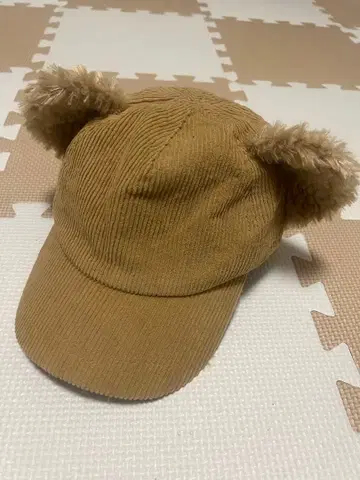 더피 귀 달린 베이지 캡