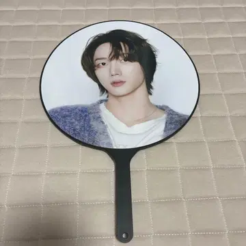 BOYNEXTDOOR 성호 부채